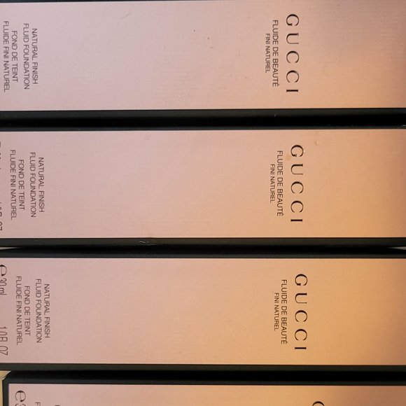 Gucci foundation fair medium - 270c - Picture 1 of 3